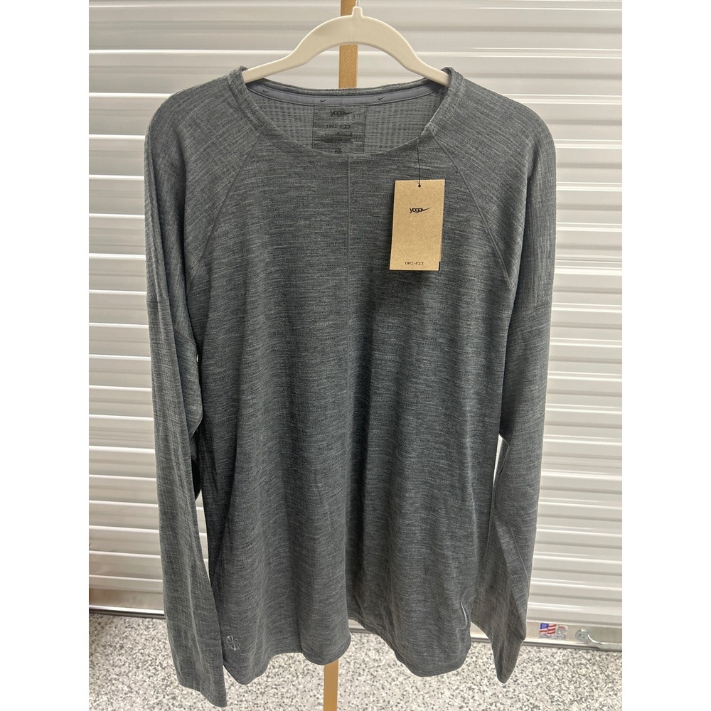 Nike yoga men's gray large dri fit long sleeve NWT